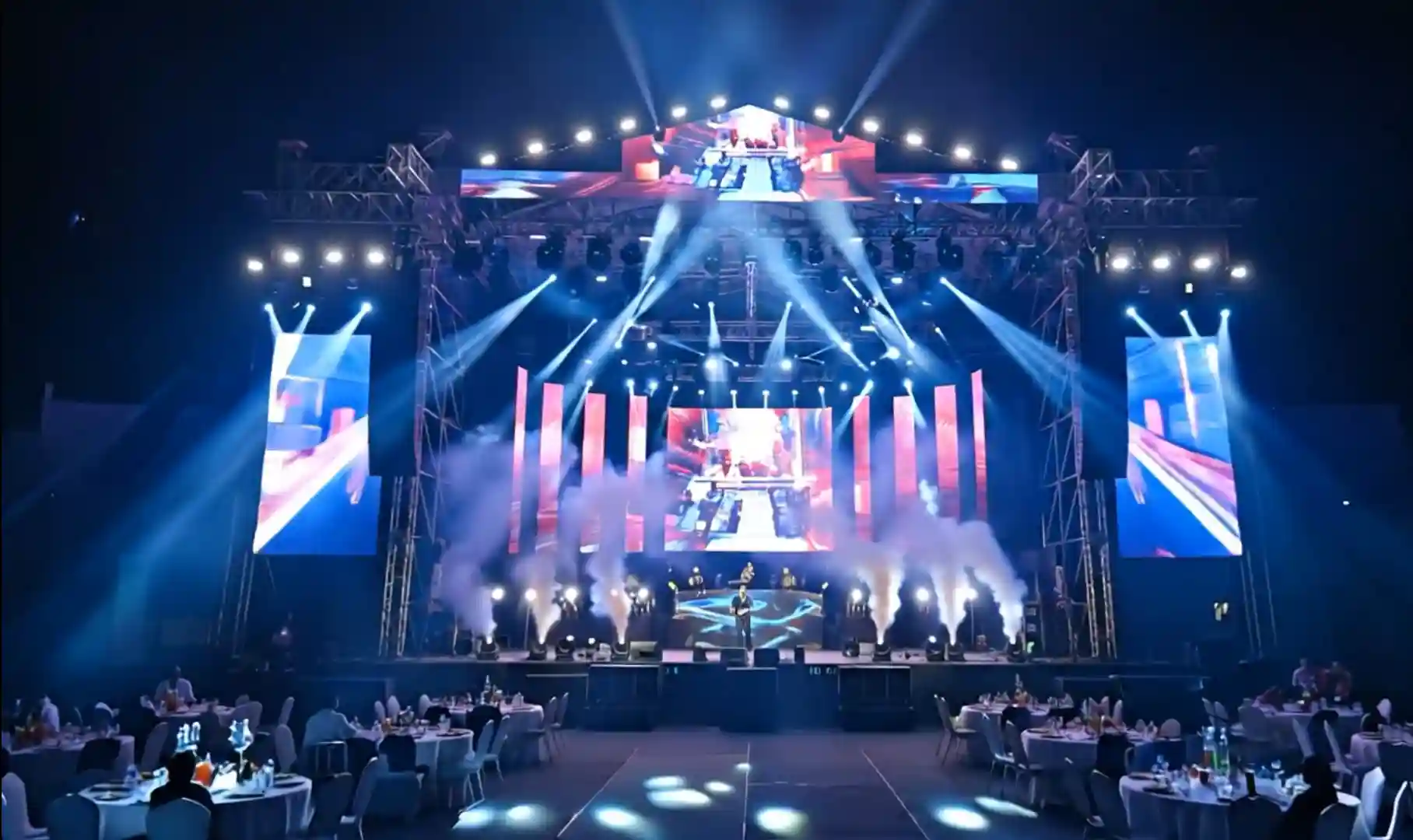Panggung konser dan lighting profesional