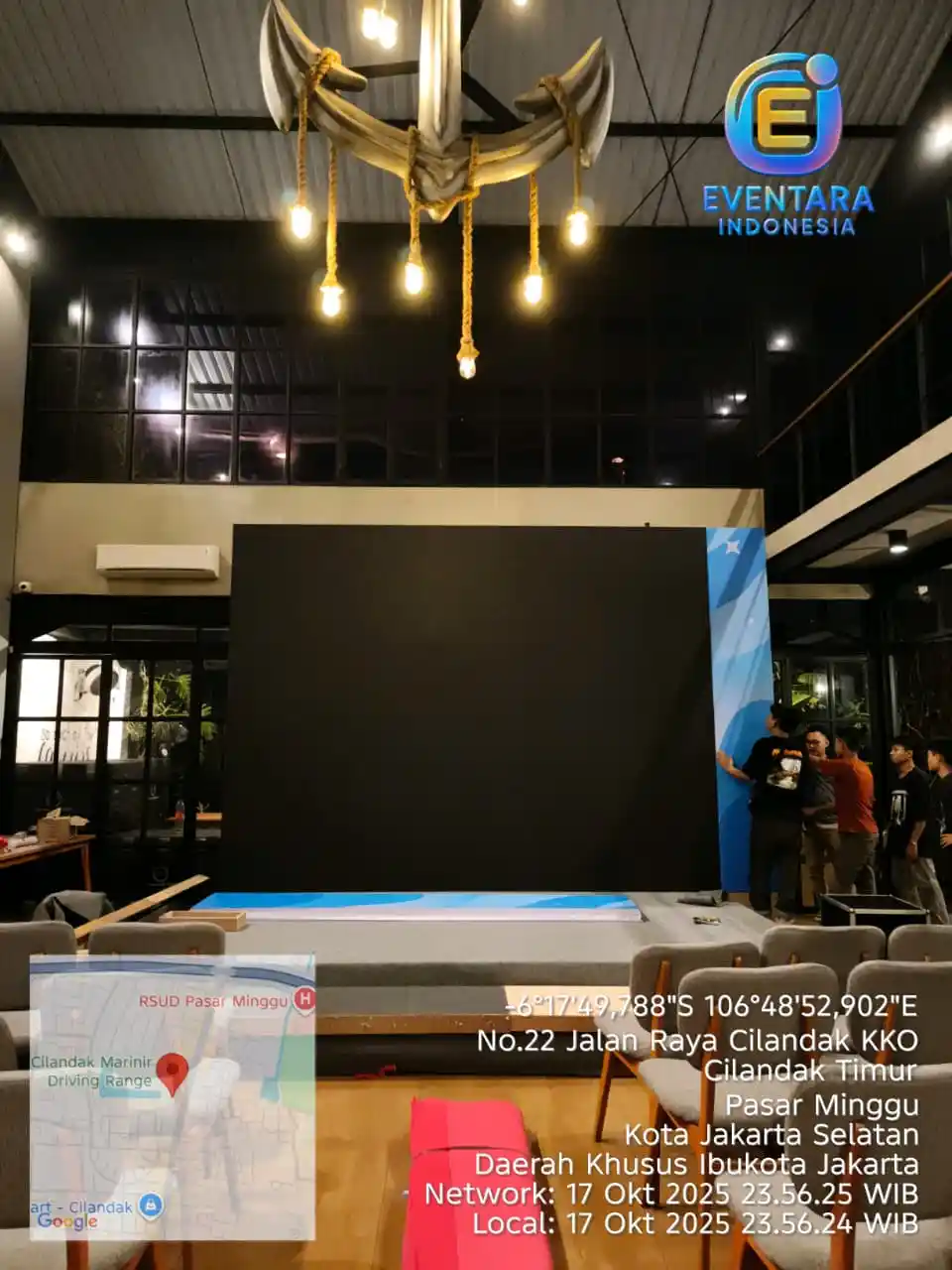 Pemasangan frame wings videotron LED screen oleh Eventara Indonesia