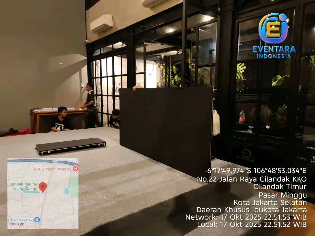 Pemasangan panggung dan videotron LED untuk event perusahaan