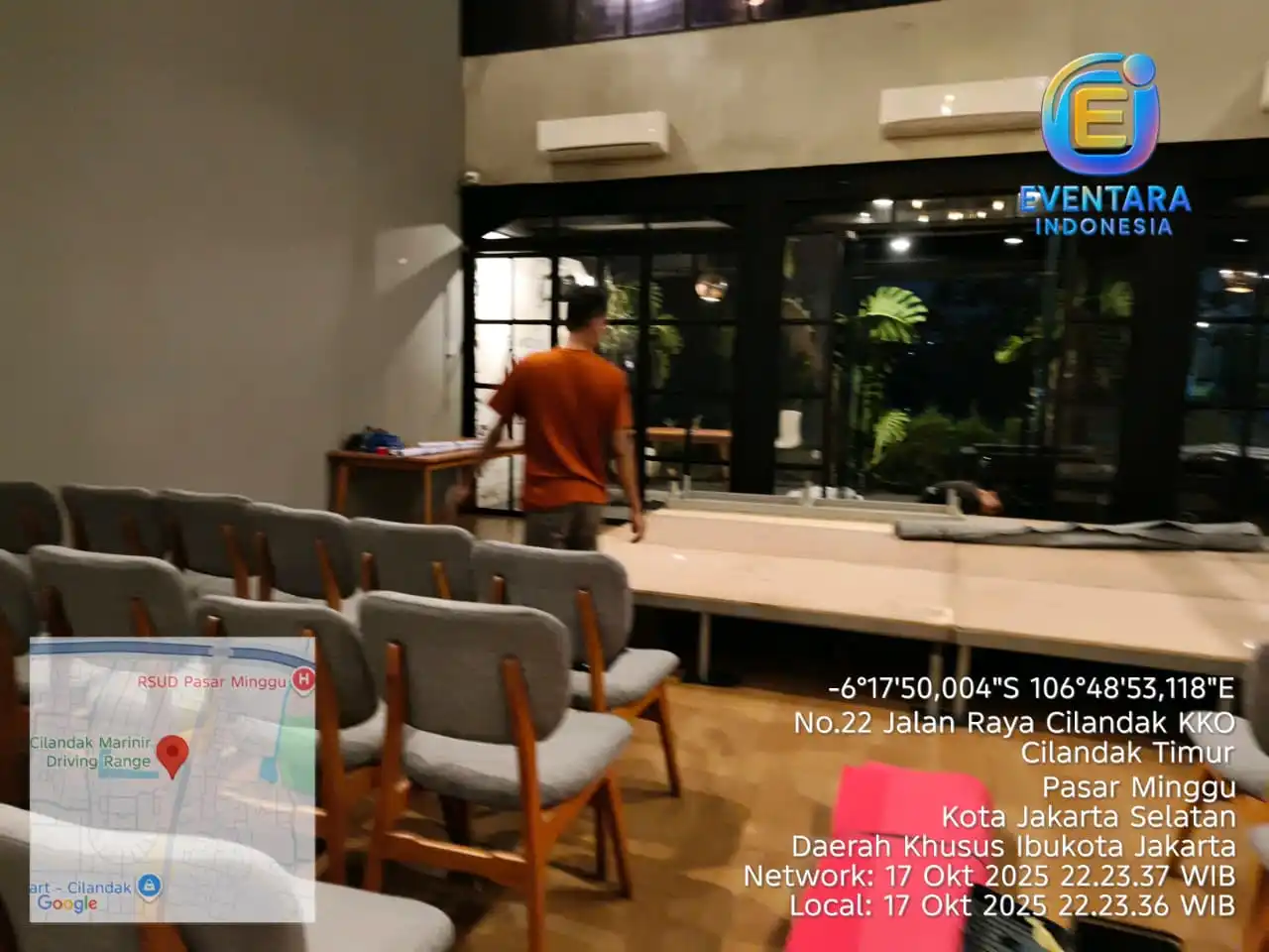 Proses pembangunan panggung event profesional