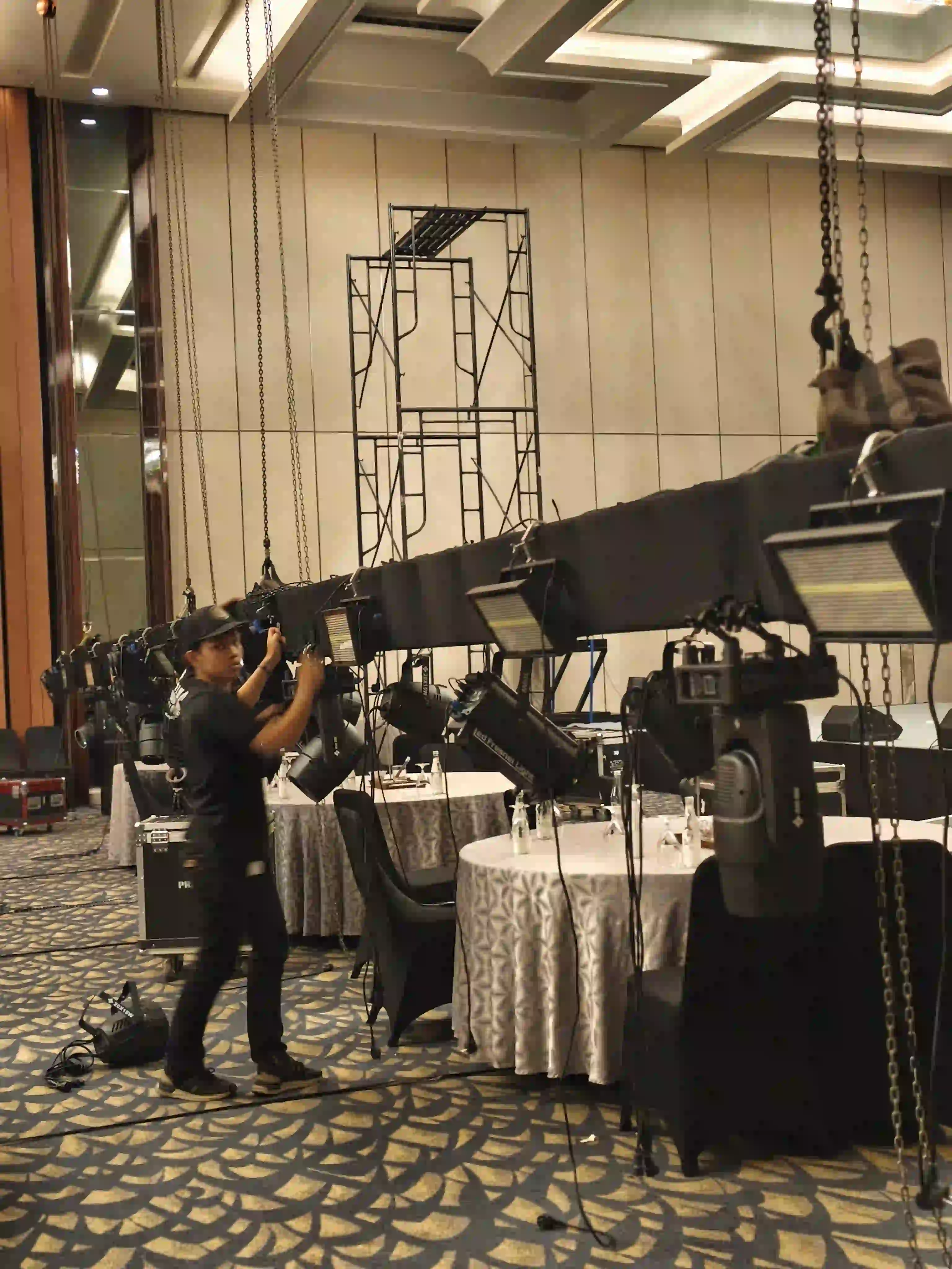 Pemasangan lighting Event BSMR bersama Eventara Indonesia