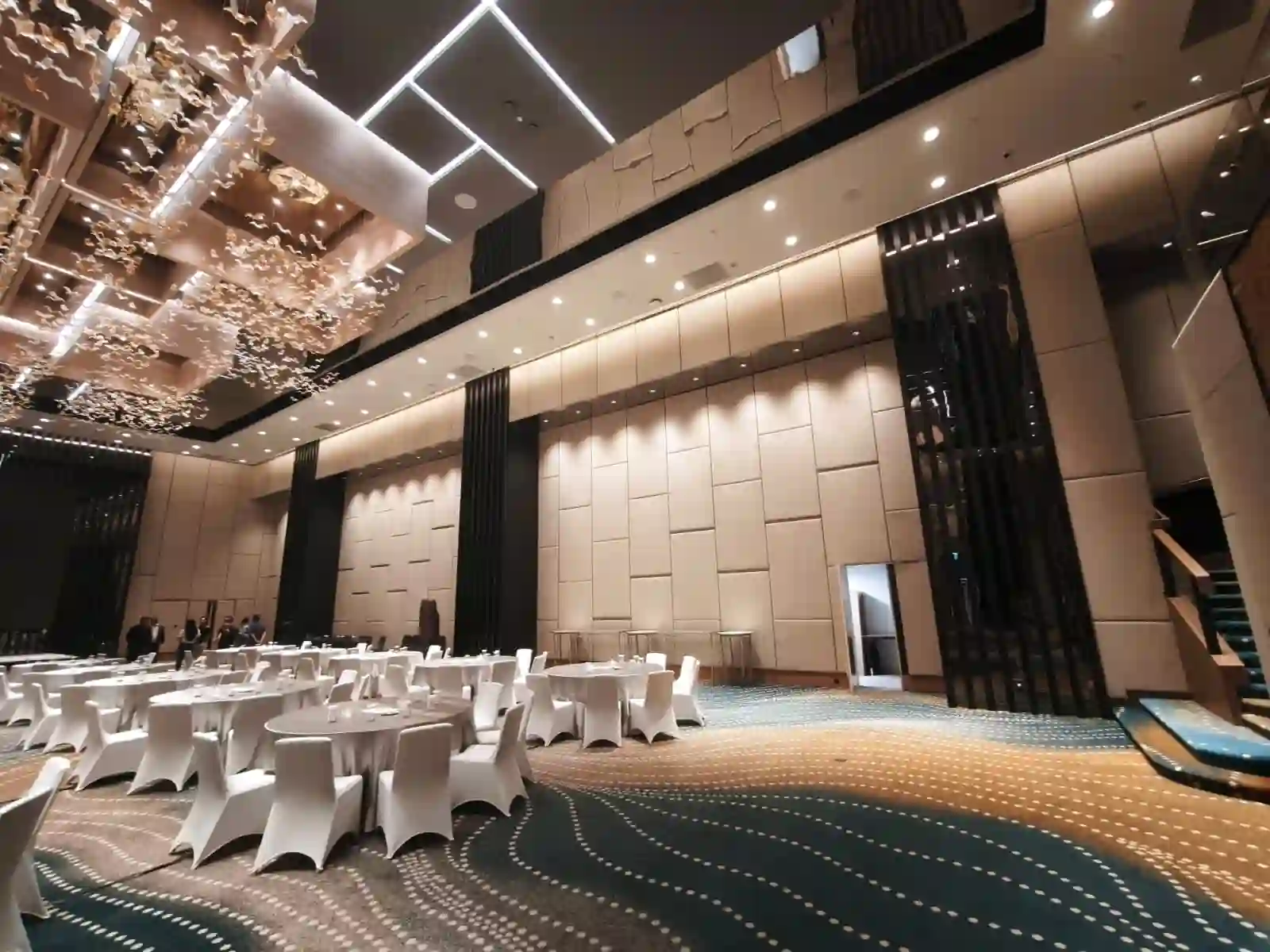 Susunan kursi tamu event di Movenpick Hotel Jakarta oleh Eventara Indonesia