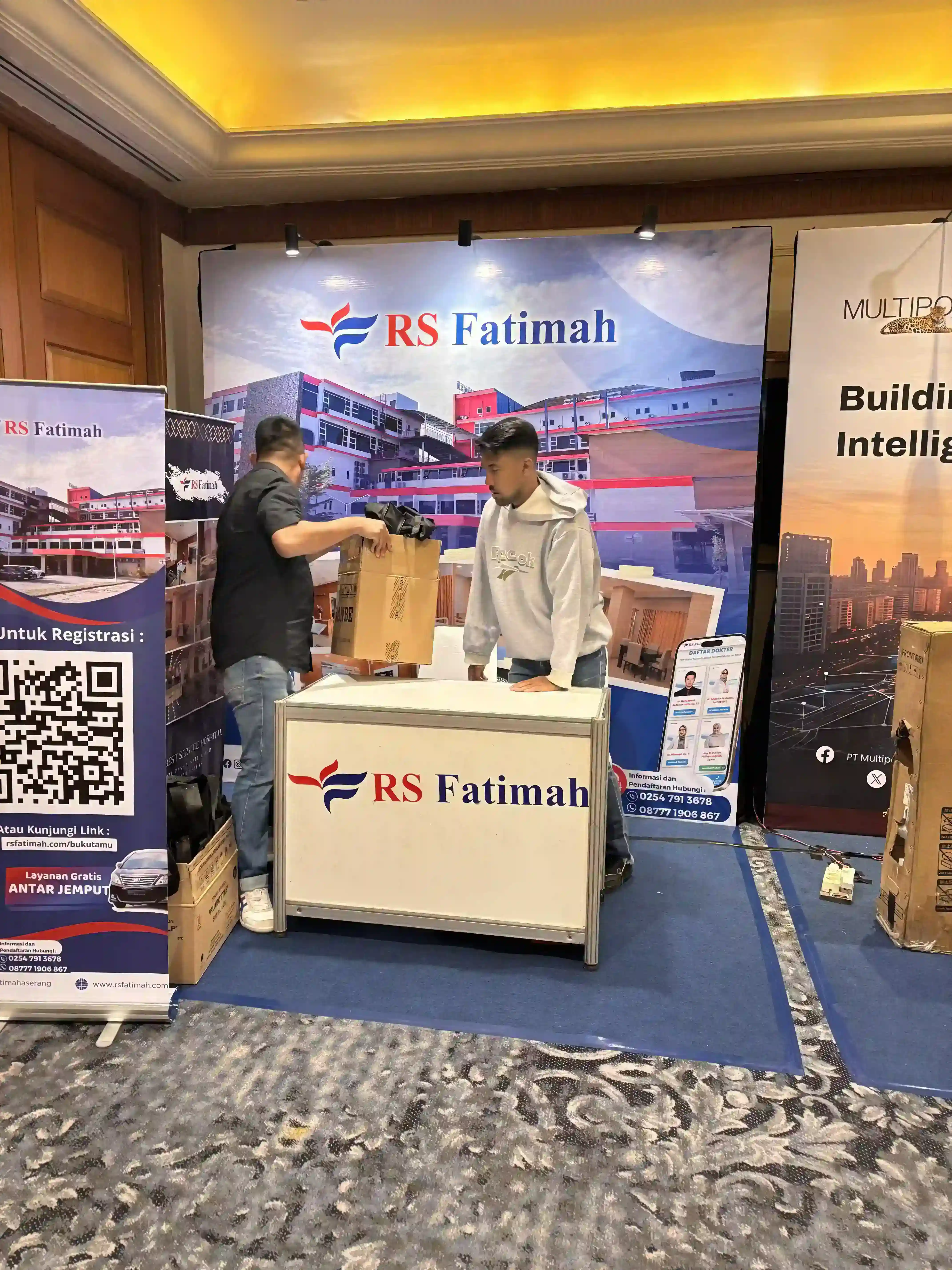 Booth RS Fatimah dengan informasi layanan rumah sakit