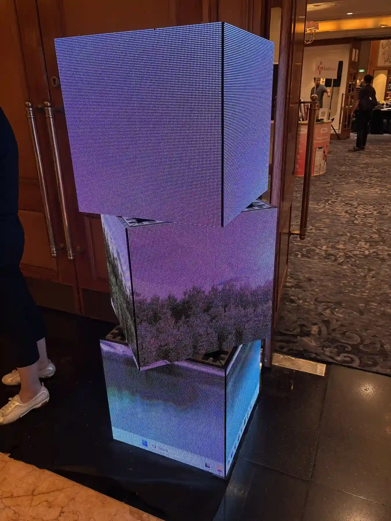 Sudut lain display vertikal pada pameran dunia kesehatan di Aryaduta